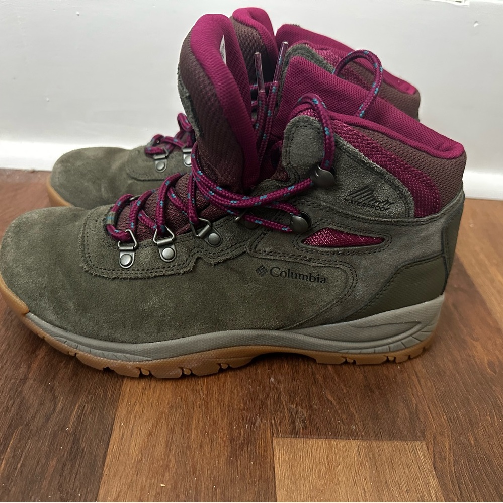 Columbia Women's Newton Ridge Plus Waterproof Amped Hiking Boots Size 9